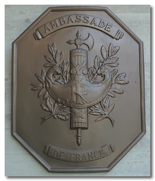 フランス大使館のマーク